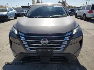 2024 Nissan Rogue SV z VIN JN8BT3BA0RW002143, wystawiony jako Copart lot #46663145 z przebiegiem 9 837 mil mil oraz Szkoda całkowita • Salvage title. Historia ofert i sprzedaży dostępna na DreamBid. Obrazek 5.