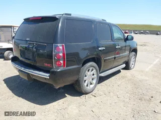 2008 GMC Yukon Denali with VIN 1GKFK63848J210877, listed as a IAAI auction lot 42096972 with 144,467 mi miles. Bid and sale history available at carsss.com. Image 4.