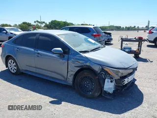 2025 Toyota Corolla LE z VIN 5YFB4MDEXSP240479, wystawiony jako IAAI lot #41769331 z przebiegiem 1075 mil mil oraz . Historia ofert i sprzedaży dostępna na DreamBid. Obrazek 1.