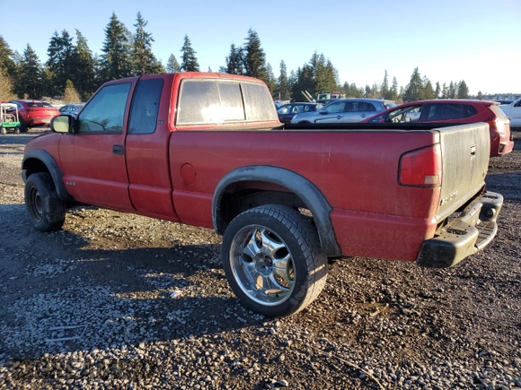 2001 Chevrolet S-10 LS with VIN 1GCCT19W818161992, listed as a Copart auction lot 87774135 with 0 mi miles and Clean Title. Bid and sale history available at carsss.com. Image 2.