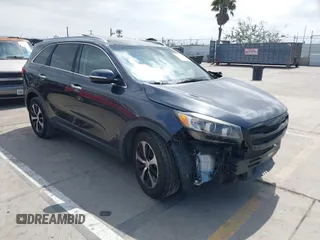 2017 Kia Sorento EX with VIN 5XYPH4A51HG318594, listed as a IAAI auction lot 41902724 with 113,498 mi miles and . Bid and sale history available at carsss.com. Image 1.