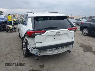 2019 Toyota RAV4 XLE Premium with VIN JTMA1RFV9KD513395, listed as a IAAI auction lot 41469143 with 28,406 mi miles. Bid and sale history available at carsss.com. Image 6.
