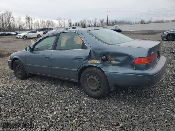 2000 Toyota Camry CE with VIN JT2BG22K7Y0509084, listed as a Copart auction lot 48639025 with 257,318 mi miles and Salvage Title. Bid and sale history available at carsss.com. Image 2.