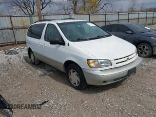 2000 Toyota Sienna LE with VIN 4T3ZF13CXYU270930, listed as a IAAI auction lot 41899602 with 248,306 mi miles. Bid and sale history available at carsss.com. Image 1.