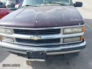 1996 Chevrolet Tahoe with VIN 1GNEK13R3TJ397046, listed as a IAAI auction lot 41702588 with 1 mi miles. Bid and sale history available at carsss.com. Image 6.