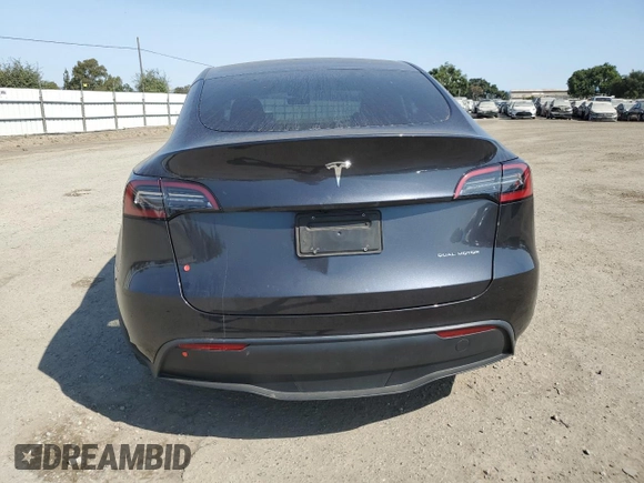 2024 Tesla Model Y Long Range with VIN 7SAYGAEE2RF101616, listed as a Copart auction lot 62236425 with 32,619 mi miles and Salvage title. Bid and sale history available at DreamBid. Image 6.