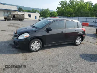 2011 Nissan Versa S z VIN 3N1BC1CP4BL509998, wystawiony jako Copart lot #58521975 z przebiegiem 118 689 mil mil oraz Szkoda całkowita • Salvage title. Historia ofert i sprzedaży dostępna na DreamBid. Obrazek 1.