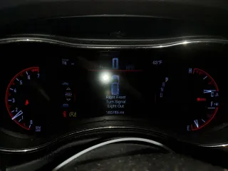 2018 Dodge Durango GT z VIN 1C4RDJDG4JC116231, wystawiony jako Copart lot #50594245 z przebiegiem 180 785 mil mil oraz Szkoda całkowita • Salvage title. Historia ofert i sprzedaży dostępna na DreamBid. Obrazek 9.