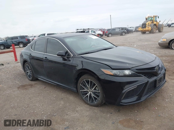 2022 Toyota Camry SE with VIN 4T1G11AK8NU660011, listed as a IAAI auction lot 41562164 with Not Provided miles. Bid and sale history available at carsss.com. Image 13.