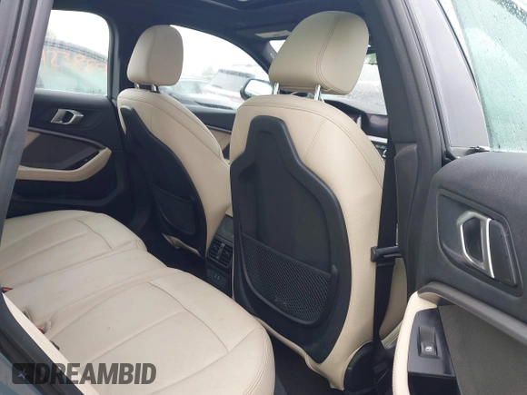 2021 BMW 2 Series 228i xDrive z VIN WBA73AK09M7G52220, wystawiony jako IAAI lot #42403680 z przebiegiem 72 407 mil mil oraz . Historia ofert i sprzedaży dostępna na DreamBid. Obrazek 8.