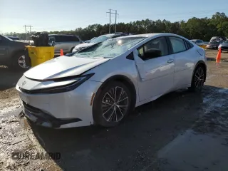 2024 Toyota Prius LE z VIN JTDACAAU4R3037793, wystawiony jako Copart lot #55987245 z przebiegiem 4 321 mil mil oraz Szkoda całkowita • Salvage title. Historia ofert i sprzedaży dostępna na DreamBid. Obrazek 1.
