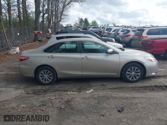 2015 Toyota Camry XLE z VIN 4T1BF1FK6FU485215, wystawiony jako IAAI lot #41938932 z przebiegiem 123 401 mil mil oraz . Historia ofert i sprzedaży dostępna na DreamBid. Obrazek 13.