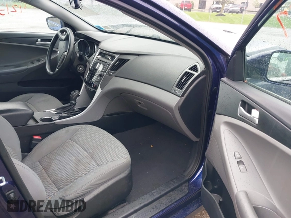 2013 Hyundai Sonata GLS z VIN 5NPEB4AC7DH712823, wystawiony jako IAAI lot #42132737 z przebiegiem 108 993 mil mil oraz . Historia ofert i sprzedaży dostępna na DreamBid. Obrazek 5.
