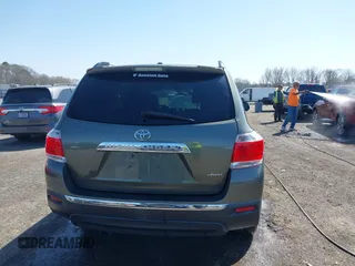 2011 Toyota Highlander Limited with VIN 5TDDK3EH6BS061624, listed as a IAAI auction lot 41772700 with 218,347 mi miles and . Bid and sale history available at DreamBid. Image 16.
