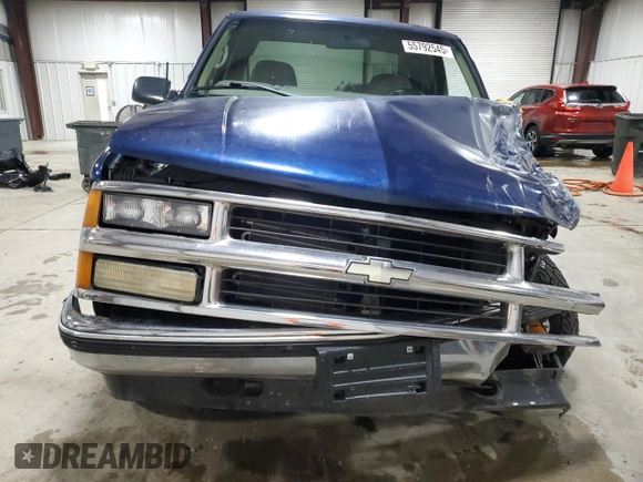1998 Chevrolet Silverado 1500 with VIN 1GCEK19R1WE147639, listed as a Copart auction lot 55792545 with 193,501 mi miles and Salvage Title. Bid and sale history available at DreamBid. Image 5.