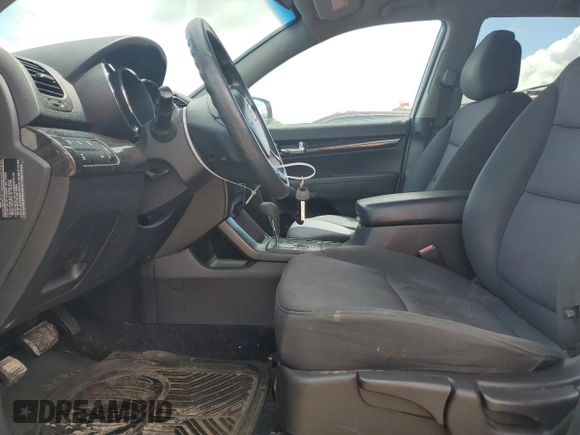2012 Kia Sorento LX with VIN 5XYKTCA66CG212436, listed as a Copart auction lot 56780345 with 220,396 mi miles and Clean Title. Bid and sale history available at DreamBid. Image 7.