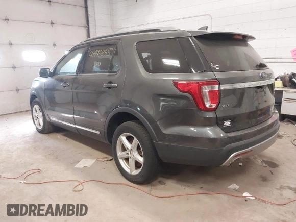2017 Ford Explorer XLT z VIN 1FM5K8DH0HGD01798, wystawiony jako IAAI lot #41943235 z przebiegiem 142 422 mil mil oraz . Historia ofert i sprzedaży dostępna na DreamBid. Obrazek 3.