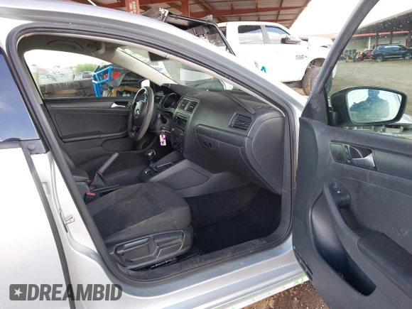 2015 Volkswagen Jetta S с VIN 3VW2K7AJXFM253042, выставлен на аукционе IAAI как лот 41935515 с пробегом 160 574 миль миль и . История ставок и продаж доступна на DreamBid. Изображение 5.