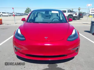 2021 Tesla Model 3 Long Range z VIN 5YJ3E1EB1MF997208, wystawiony jako IAAI lot #41944276 z przebiegiem 110 361 mil mil oraz . Historia ofert i sprzedaży dostępna na DreamBid. Obrazek 12.