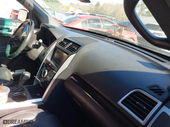 2013 Ford Explorer Limited with VIN 1FM5K8F89DGA61027, listed as a IAAI auction lot 41493307 with 186,969 mi miles. Bid and sale history available at carsss.com. Image 5.
