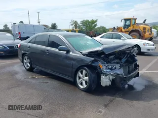2011 Toyota Camry LE z VIN 4T1BF3EK9BU232140, wystawiony jako IAAI lot #42121778 z przebiegiem Nie podano mil oraz . Historia ofert i sprzedaży dostępna na DreamBid. Obrazek 1.