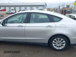 2016 Ford Fusion S z VIN 1FA6P0G72G5121270, wystawiony jako IAAI lot #41879078 z przebiegiem 174 331 mil mil oraz . Historia ofert i sprzedaży dostępna na DreamBid. Obrazek 14.