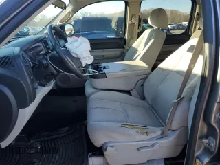 2009 Chevrolet Silverado 1500 LT with VIN 3GCEC23C09G220696, listed as a Copart auction lot 87685625 with 218,931 mi miles and Salvage Title. Bid and sale history available at carsss.com. Image 7.