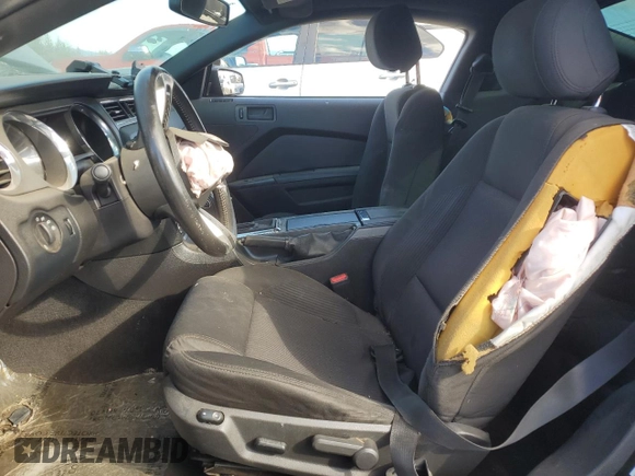 2013 Ford Mustang V6 z VIN 1ZVBP8AM2D5251497, wystawiony jako Copart lot #75857634 z przebiegiem Nie podano mil oraz Czysty tytuł • Clean title. Historia ofert i sprzedaży dostępna na DreamBid. Obrazek 7.