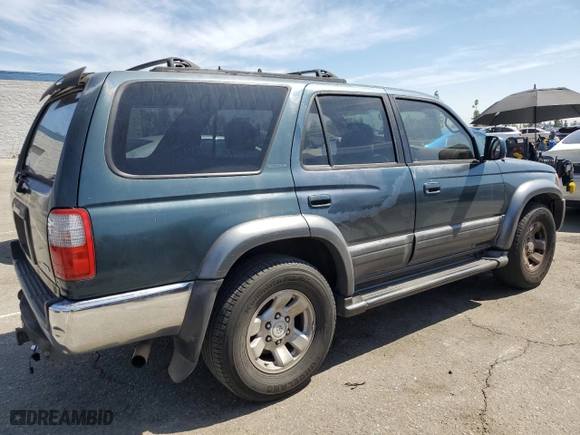 1998 Toyota 4Runner with VIN JT3GN87RXW0064773, listed as a Copart auction lot 50444025 with 251,093 mi miles and Clean Title. Bid and sale history available at carsss.com. Image 3.