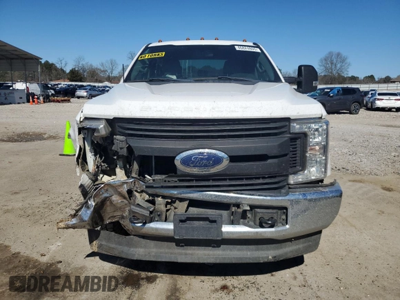 2018 Ford Super Duty F-250 SRW XL with VIN 1FT7W2B67JEB63260, listed as a Copart auction lot 46824805 with 128,347 mi miles and Salvage Title. Bid and sale history available at carsss.com. Image 5.