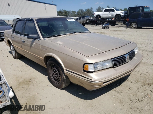 1993 Oldsmobile Cutlass Ciera S z VIN 1G3AG54NXP6422819, wystawiony jako Copart lot #65294504 z przebiegiem 180 835 mil mil oraz Szkoda całkowita • Salvage title. Historia ofert i sprzedaży dostępna na DreamBid. Obrazek 4.