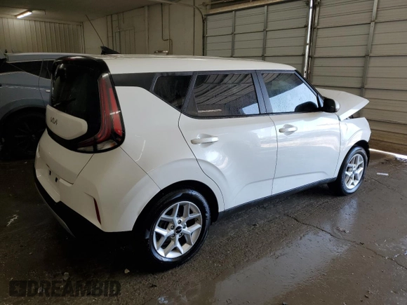 2025 Kia Soul LX with VIN KNDJ23AU8S7926271, listed as a Copart auction lot 52948885 with 10,551 mi miles and Salvage Title. Bid and sale history available at carsss.com. Image 3.