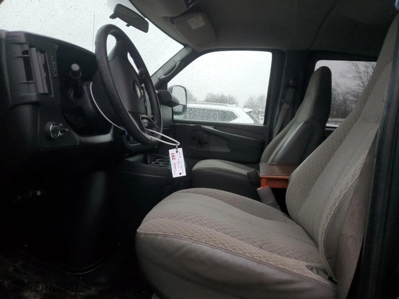 2009 Chevrolet Express Passenger with VIN 1GAHG39K091161470, listed as a Copart auction lot 43410435 with 59,850 mi miles and Salvage Title. Bid and sale history available at carsss.com. Image 7.