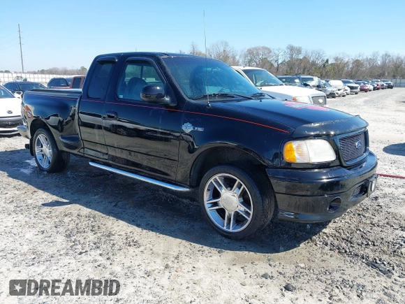 2000 Ford F-150 XL z VIN 2FTRX07L5YCB11117, wystawiony jako IAAI lot #41649583 z przebiegiem 240 557 mil mil oraz . Historia ofert i sprzedaży dostępna na DreamBid. Obrazek 1.