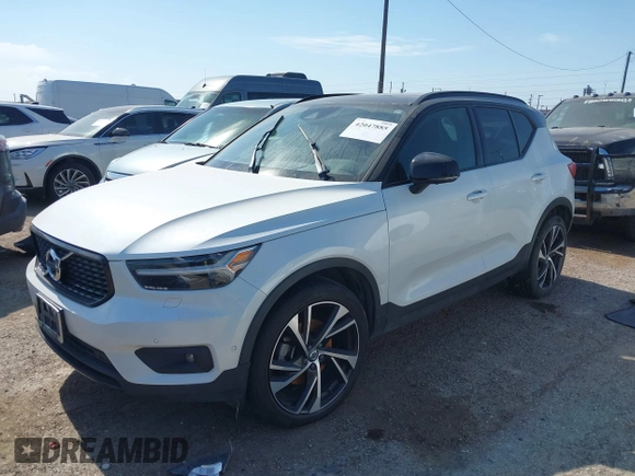 2021 Volvo XC40 R-Design z VIN YV4AC2HM8M2562007, wystawiony jako IAAI lot #42047885 z przebiegiem Nie podano mil oraz . Historia ofert i sprzedaży dostępna na DreamBid. Obrazek 2.