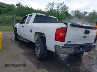 2008 Chevrolet Silverado 1500 1LT with VIN 2GCEC19J981115436, listed as a IAAI auction lot 42064054 with 168,585 mi miles and . Bid and sale history available at DreamBid. Image 3.