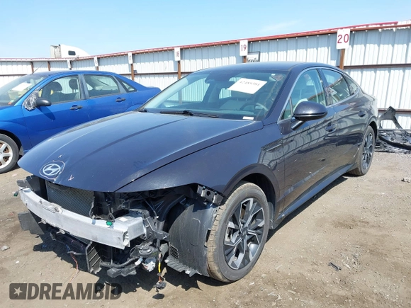 2024 Hyundai Sonata SEL z VIN KMHL64JA1RA425997, wystawiony jako IAAI lot #42489381 z przebiegiem 21 474 mil mil oraz . Historia ofert i sprzedaży dostępna na DreamBid. Obrazek 18.