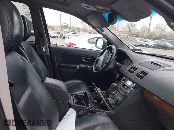 2007 Volvo XC90 I6 with VIN YV4CZ982X71391222, listed as a IAAI auction lot 41998088 with 200,435 mi miles. Bid and sale history available at carsss.com. Image 5.