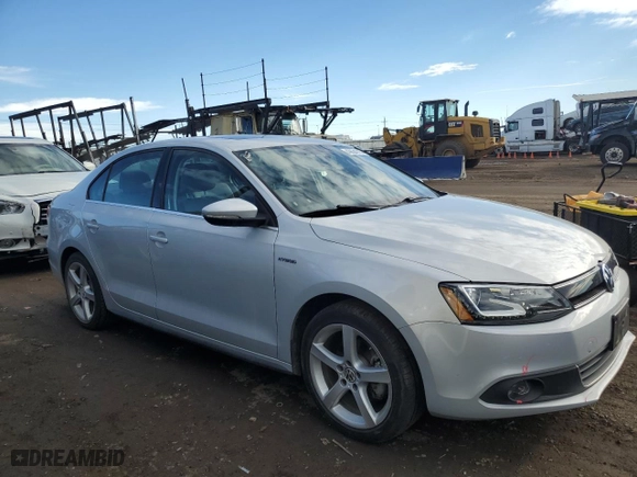 2013 Volkswagen Jetta Sedan Hybrid SE with VIN 3VW637AJ3DM299484, listed as a Copart auction lot 43634725 with 64,805 mi miles and Salvage Title. Bid and sale history available at carsss.com. Image 4.