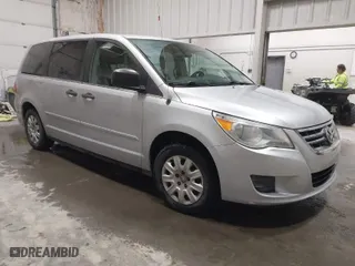 2011 Volkswagen Routan S with VIN 2V4RW4DGXBR621975, listed as a IAAI auction lot 41454662 with 98,748 mi miles. Bid and sale history available at carsss.com. Image 1.