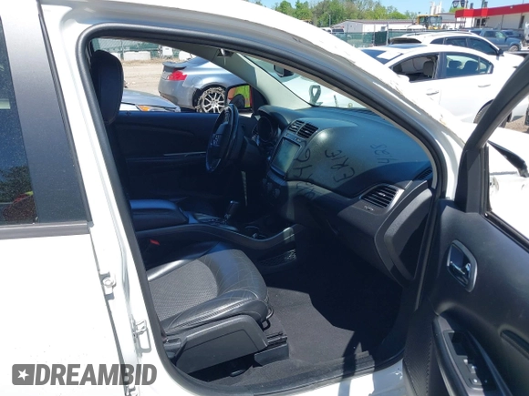 2016 Dodge Journey Crossroad Plus z VIN 3C4PDCGG4GT154134, wystawiony jako IAAI lot #42124659 z przebiegiem 101 700 mil mil oraz . Historia ofert i sprzedaży dostępna na DreamBid. Obrazek 5.