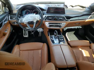 2018 BMW 7 Series 750i with VIN WBA7F0C55JGM22484, listed as a Copart auction lot 67475724 with 40,048 mi miles and Salvage Title. Bid and sale history available at carsss.com. Image 8.