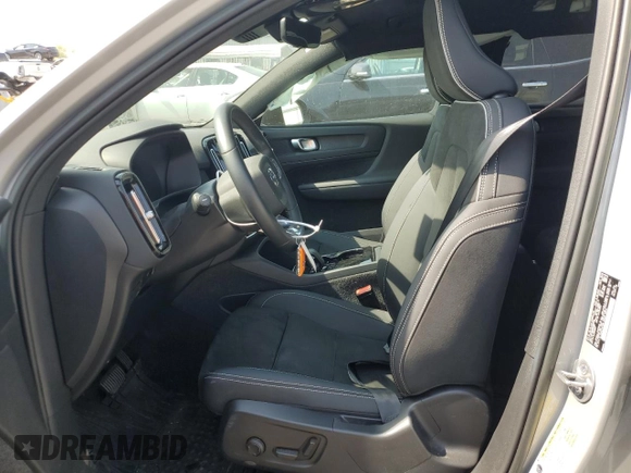2023 Volvo XC40 Plus с VIN YV4ED3UW6P2069880, выставлен на аукционе Copart как лот 55422285 с пробегом 44 986 миль миль и Списание • Salvage title. История ставок и продаж доступна на DreamBid. Изображение 7.