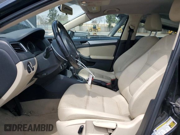 2013 Volkswagen Jetta SE with VIN 3VWDX7AJ6DM438180, listed as a Copart auction lot 59582655 with 106,082 mi miles and Salvage title. Bid and sale history available at DreamBid. Image 7.