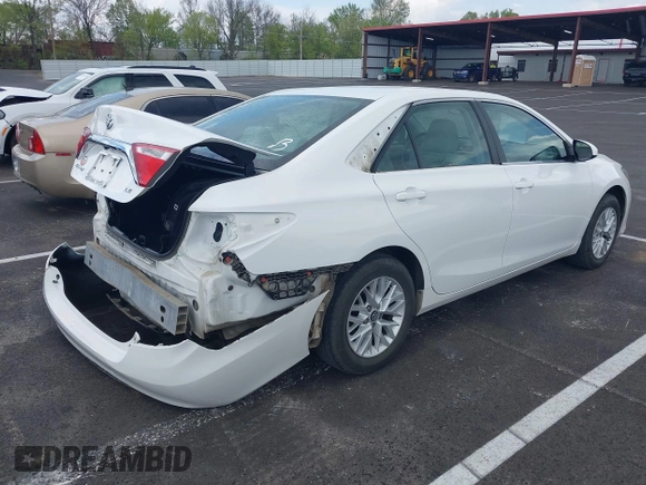 2017 Toyota Camry XLE with VIN 4T1BF1FK2HU633363, listed as a IAAI auction lot 42007735 with 95,199 mi miles. Bid and sale history available at carsss.com. Image 4.