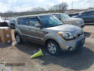 2013 Kia Soul with VIN KNDJT2A54D7584952, listed as a IAAI auction lot 41788096 with 166,771 mi miles. Bid and sale history available at carsss.com. Image 1.