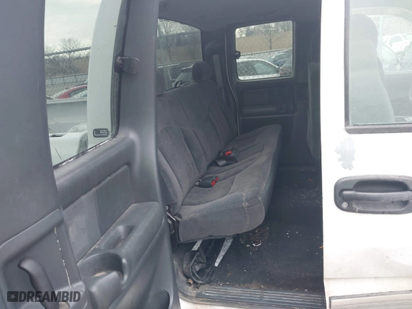 2002 Chevrolet Silverado 1500 LT with VIN 2GCEK19T421244258, listed as a IAAI auction lot 41472464 with 237,300 mi miles. Bid and sale history available at carsss.com. Image 8.