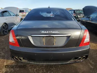 2009 Maserati Quattroporte z VIN ZAMJK39A290046644, wystawiony jako Copart lot #77969144 z przebiegiem 87 355 mil mil oraz Czysty tytuł • Clean title. Historia ofert i sprzedaży dostępna na DreamBid. Obrazek 6.