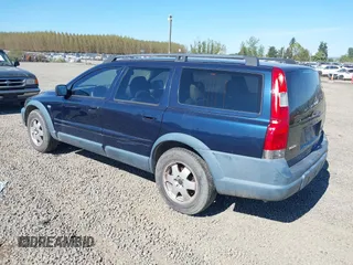 2002 Volvo V70 with VIN YV1SZ58D521055229, listed as a IAAI auction lot 42054331 with 141,077 mi miles. Bid and sale history available at carsss.com. Image 3.