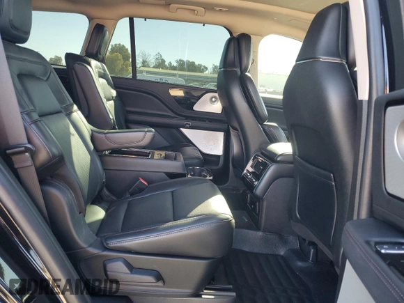 2023 Lincoln Aviator Reserve z VIN 5LM5J7WC1PGL14599, wystawiony jako Copart lot #42214515 z przebiegiem 70 737 mil mil oraz Szkoda całkowita • Salvage title. Historia ofert i sprzedaży dostępna na DreamBid. Obrazek 10.